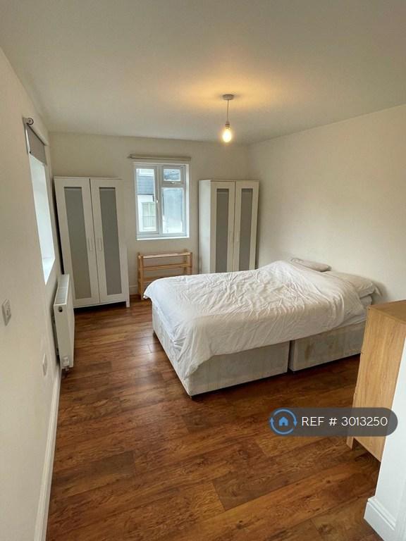 Apartment in London - View 3