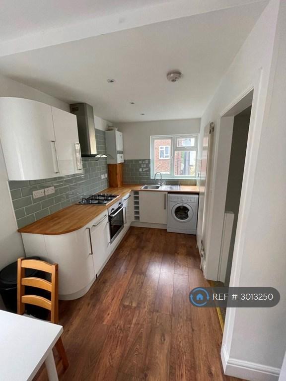 Apartment in London - More
