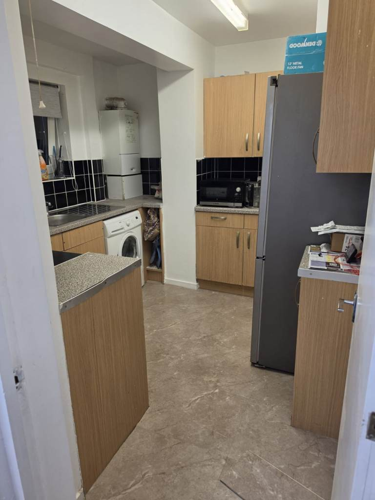 Apartment in Barking - View 4