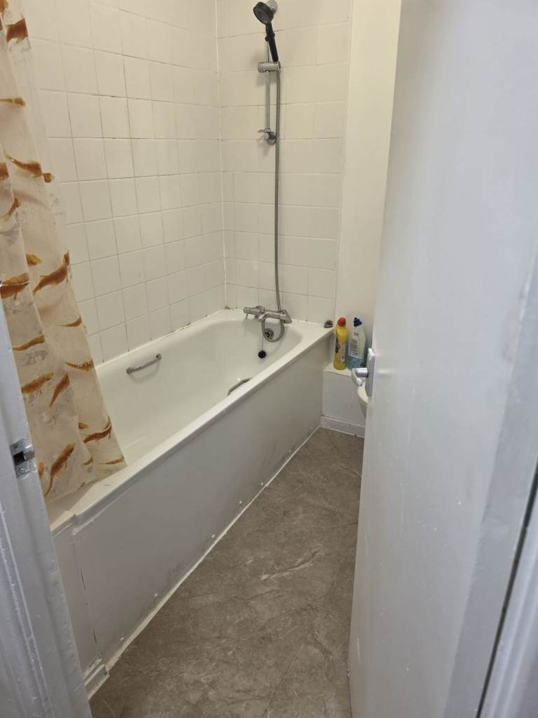 Apartment in Barking - More