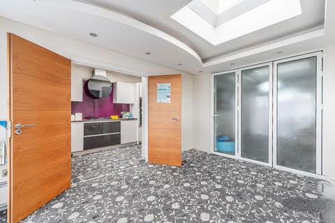 4 bedroom semi-detached house for sale, Glenwood Grove, Kingsbury, London, NW9
