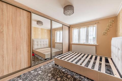 4 bedroom semi-detached house for sale, Glenwood Grove, Kingsbury, London, NW9