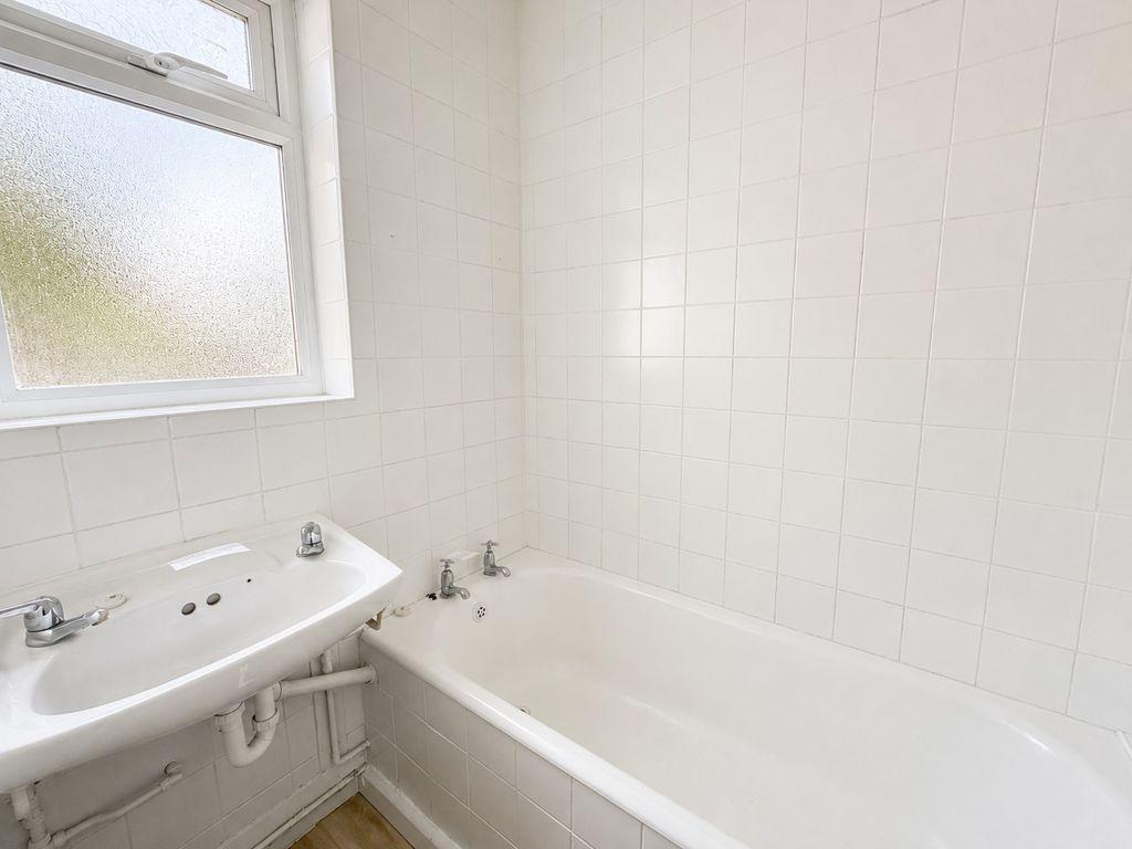 House in Newcastle Upon Tyne - More