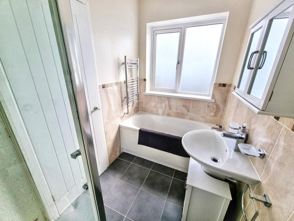 House in Newcastle Upon Tyne - More