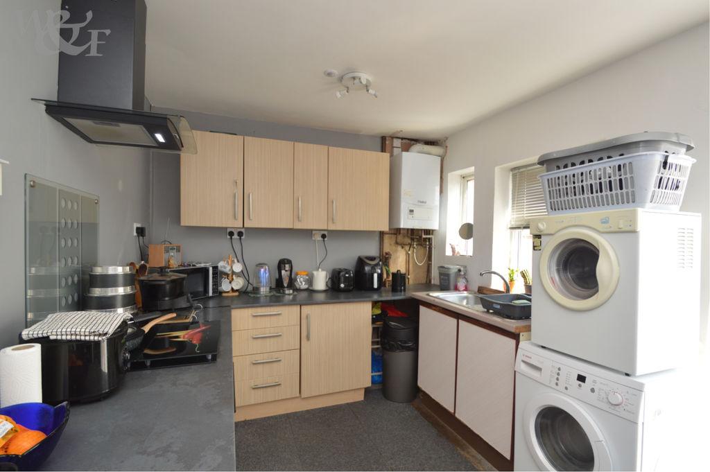 House in Birmingham, West Midlands - More