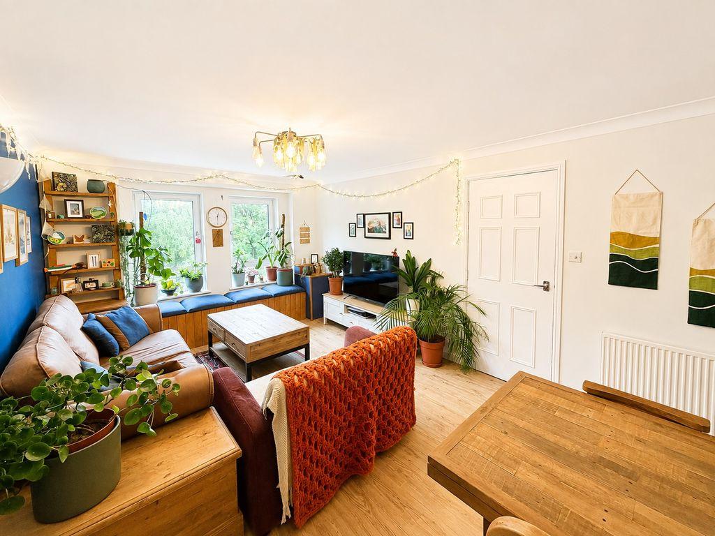 Apartment in Glasgow - View 3