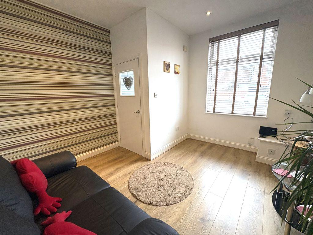 Apartment in Sutton Coldfield, Wylde Green - View 3