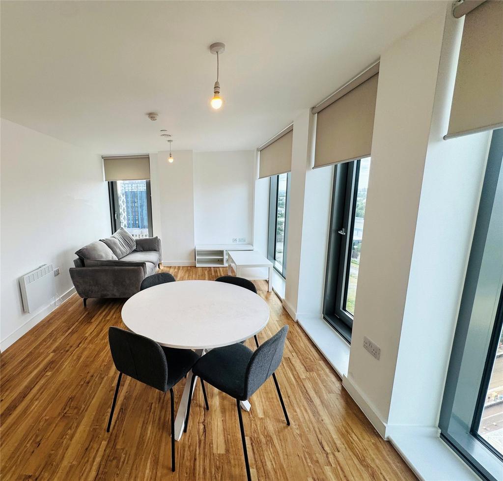 Apartment in Salford, Greater Manchester - View 5