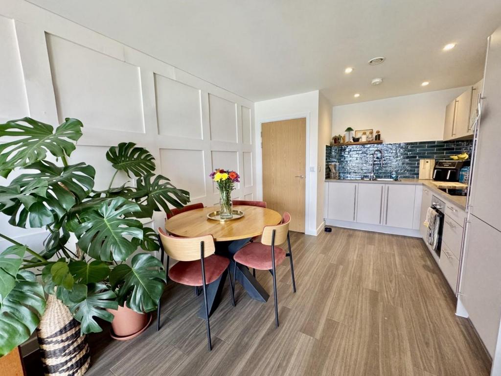 Apartment in Southampton - View 3