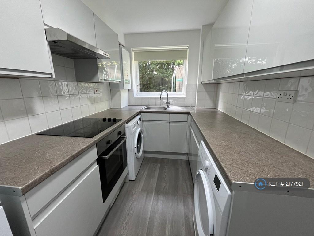 Apartment in Harrow - View 3