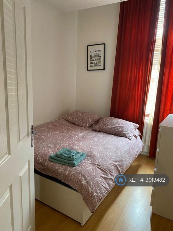 Apartment in Glasgow - View 3