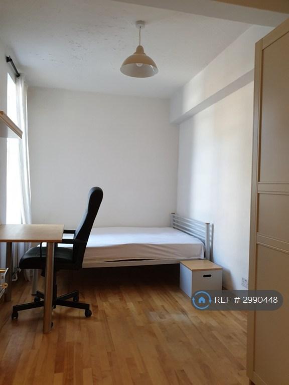 Apartment in London - View 3