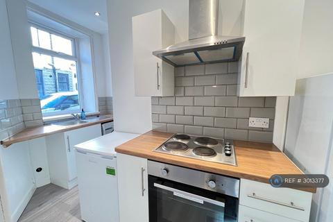 2 bedroom terraced house to rent, Stone St, Rossendale, BB4