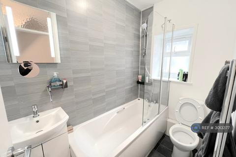 2 bedroom terraced house to rent, Stone St, Rossendale, BB4