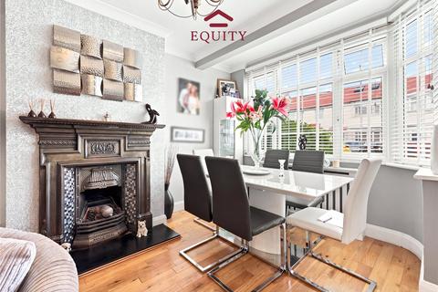 4 bedroom terraced house for sale, Carisbrook Close, Enfield, EN1