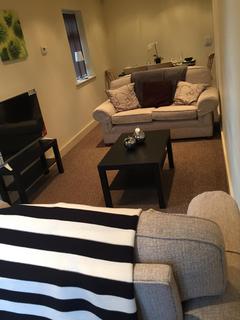 2 bedroom flat to rent, Chelwood Drive, Leeds, West Yorkshire, UK, LS8