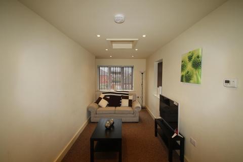2 bedroom flat to rent, Chelwood Drive, Leeds, West Yorkshire, UK, LS8