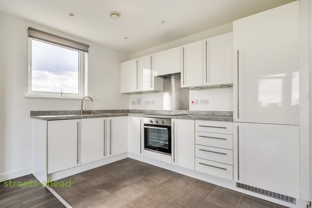 Apartment in Croydon - View 3