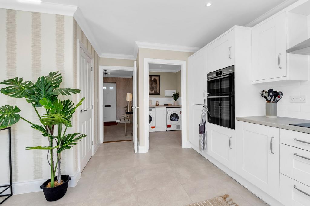 House in Drayton - More