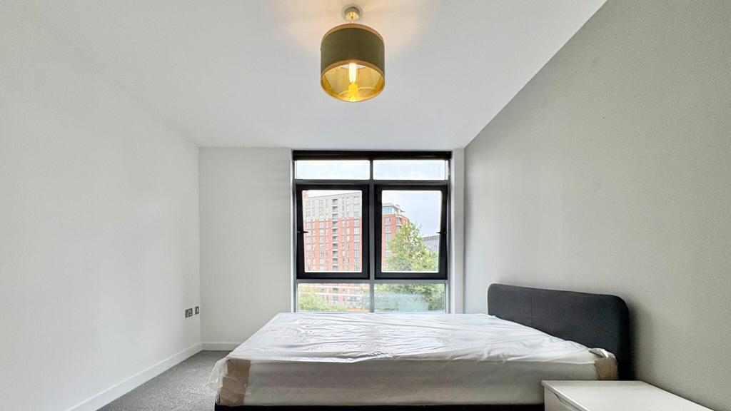 Apartment in Leeds - View 3
