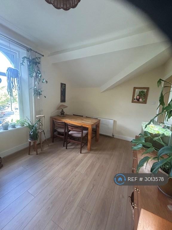 Apartment in Aigburth, Liverpool - More
