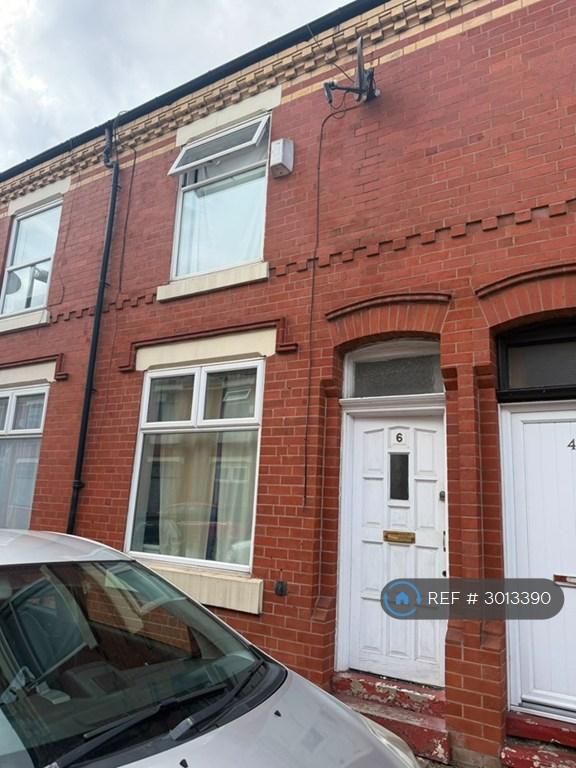 House in Salford - View 4
