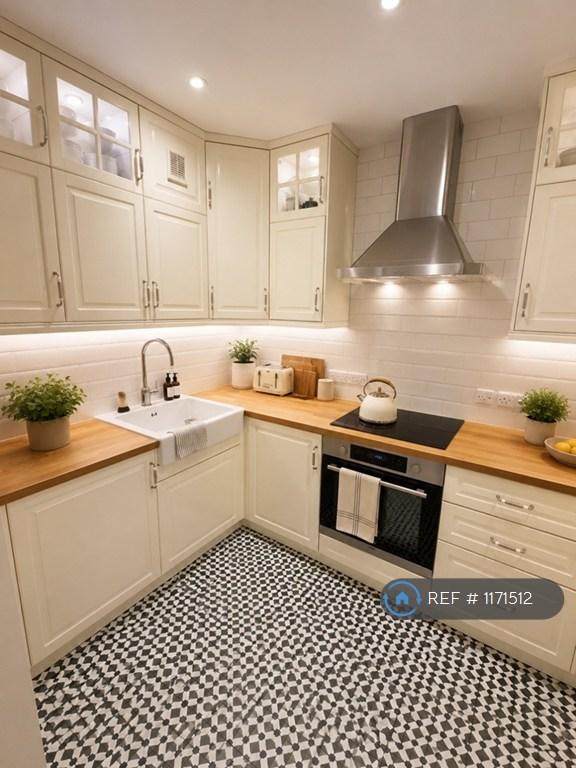 Apartment in Bournemouth, Lansdowne - View 3