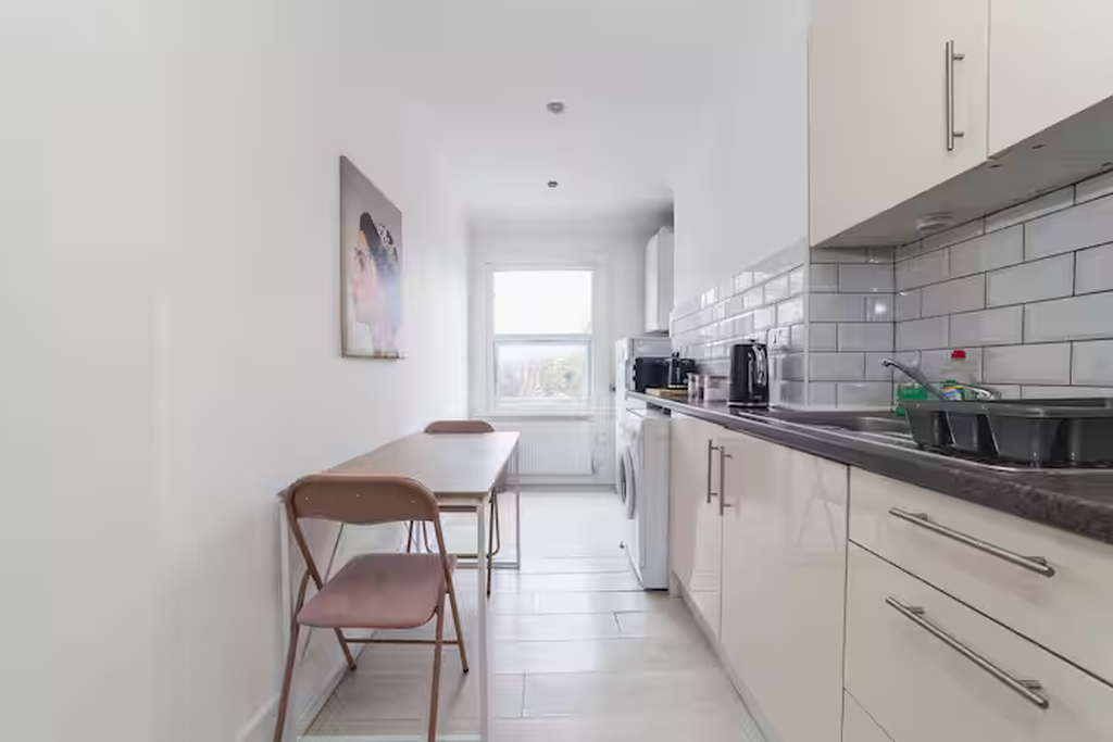 Apartment in London, Brownswood Park, Stoke Newington - View 3