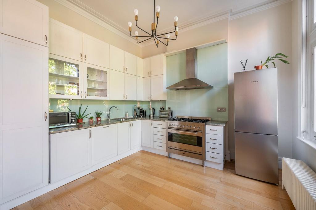 Apartment in London - View 3