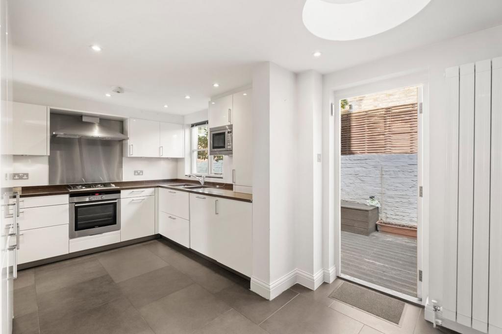 House in UK - View 3