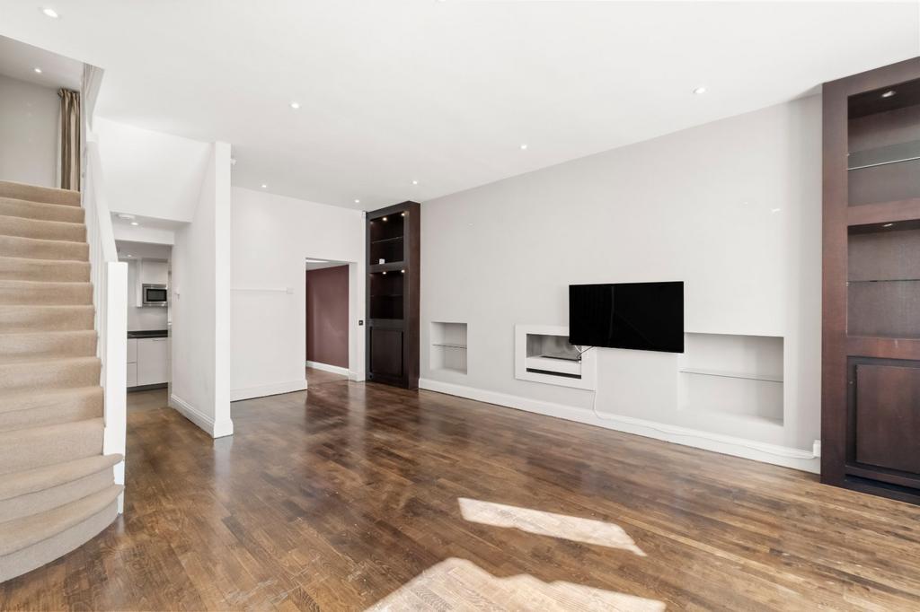 House in UK - View 4