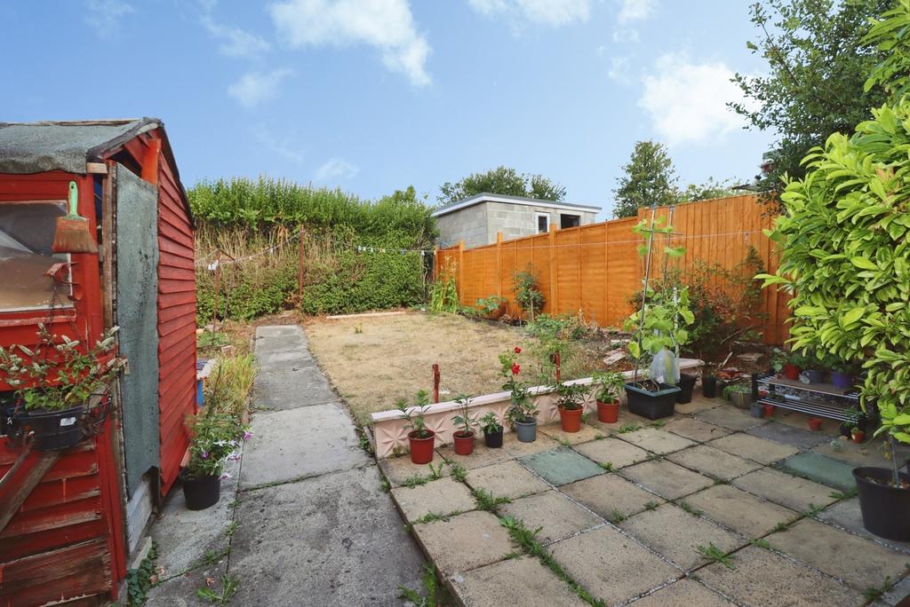 House in Bristol, St George - More