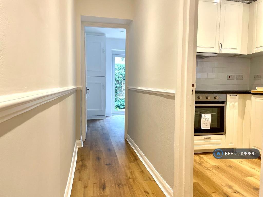 Apartment in London - More