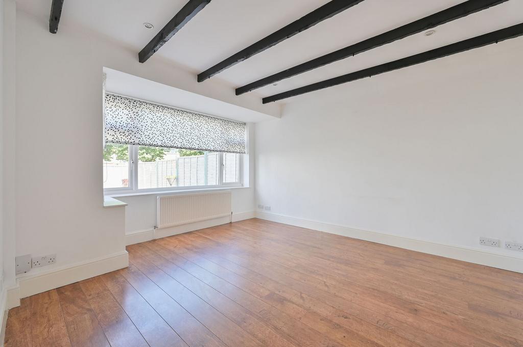 House in Bushey - View 2