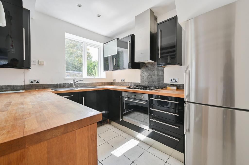 House in Bushey - View 5