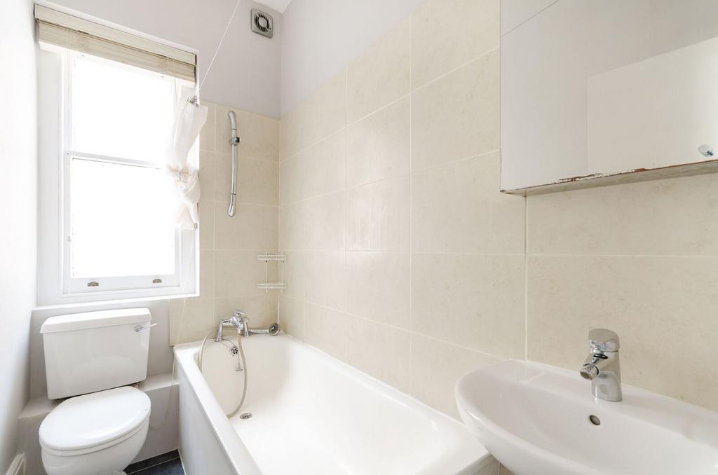 Apartment in Surbiton - View 5