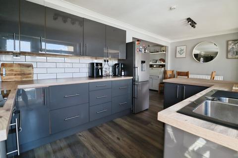 3 bedroom end of terrace house for sale, Llandilo Close, Dinas Powys