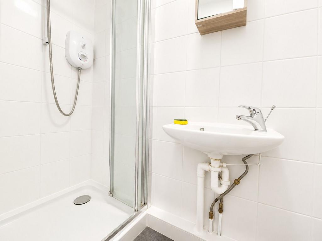 Apartment in Mitcham - View 4