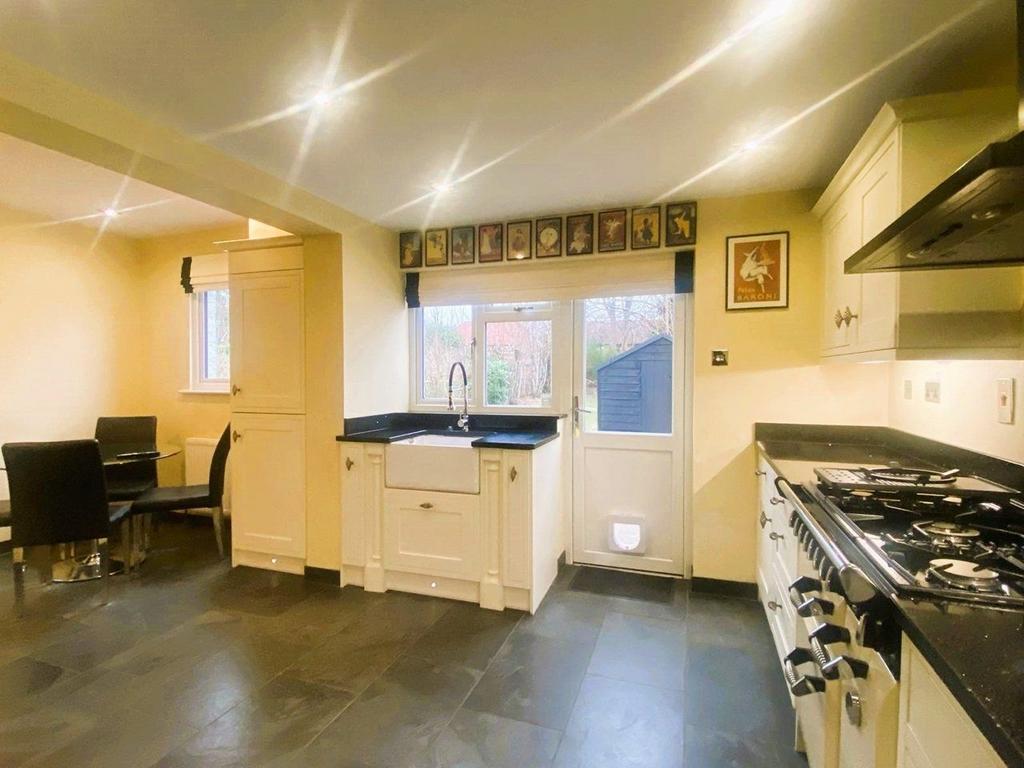 House in South Croydon - View 2
