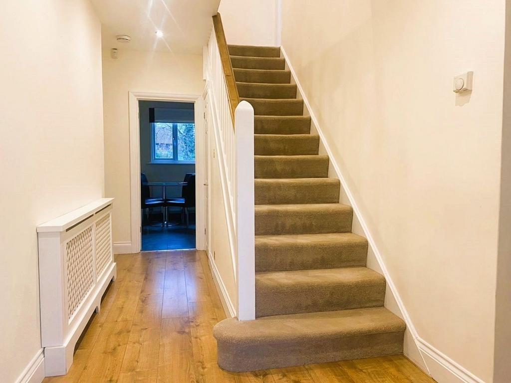 House in South Croydon - View 3
