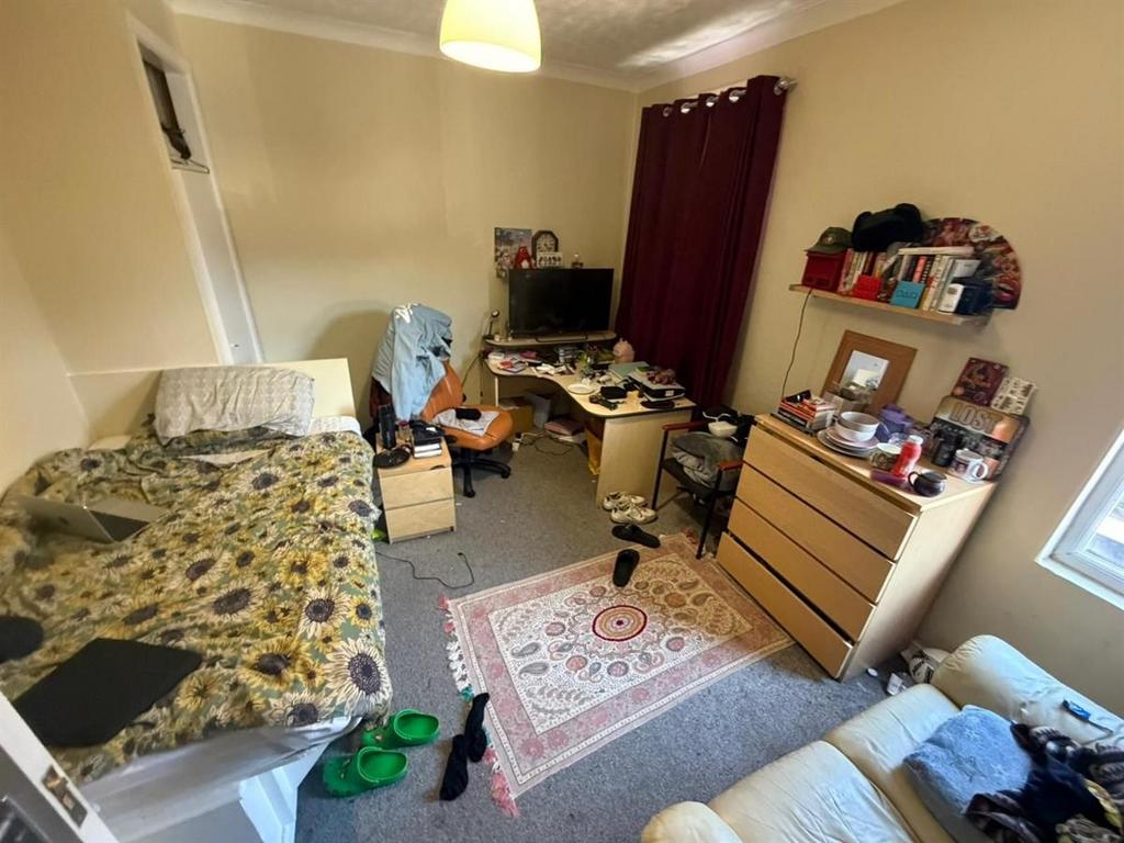 House in Manchester - More