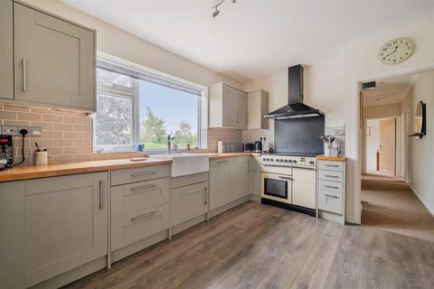 4 bedroom detached bungalow for sale, Lypiatt Road, Corsham