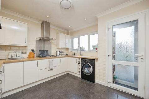 2 bedroom bungalow for sale, Ridgeway Avenue, GRAVESEND, Kent, DA12