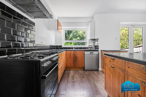 undefined, Farm Road, Edgware, HA8