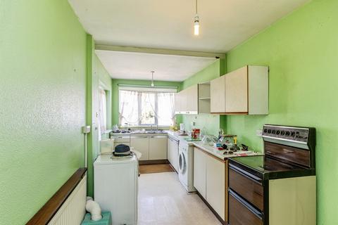 3 bedroom end of terrace house for sale, Aylesbury Crescent, Bristol