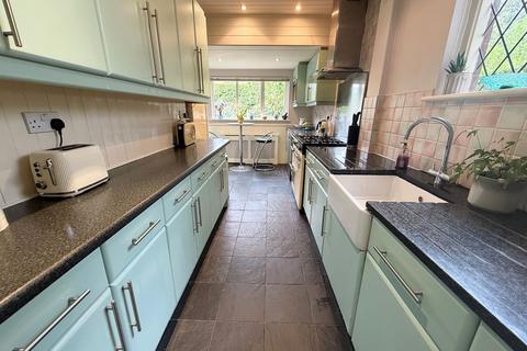 5 bedroom semi-detached house for sale, Nab Wood Drive, Nab Wood, Shipley, BD18