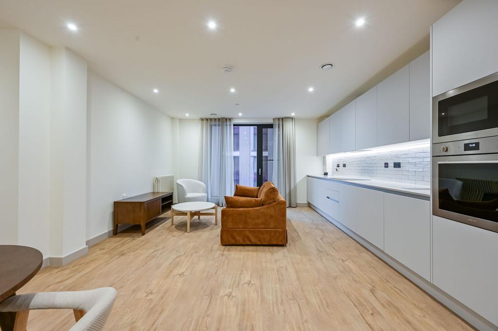 Apartment in Walthamstow - View 5