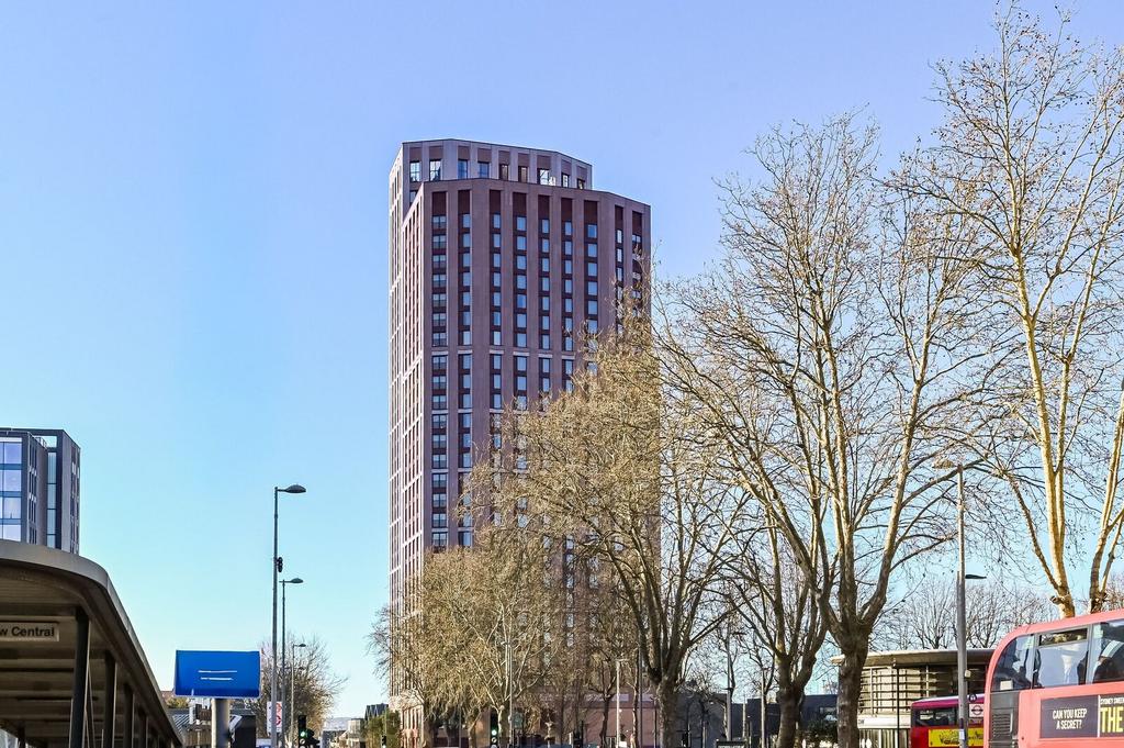 Apartment in Walthamstow - View 2