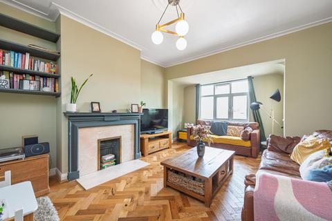 4 bedroom flat for sale, Golders Green Crescent, Golders Green, London, NW11