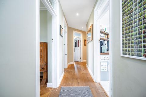 4 bedroom flat for sale, Golders Green Crescent, Golders Green, London, NW11